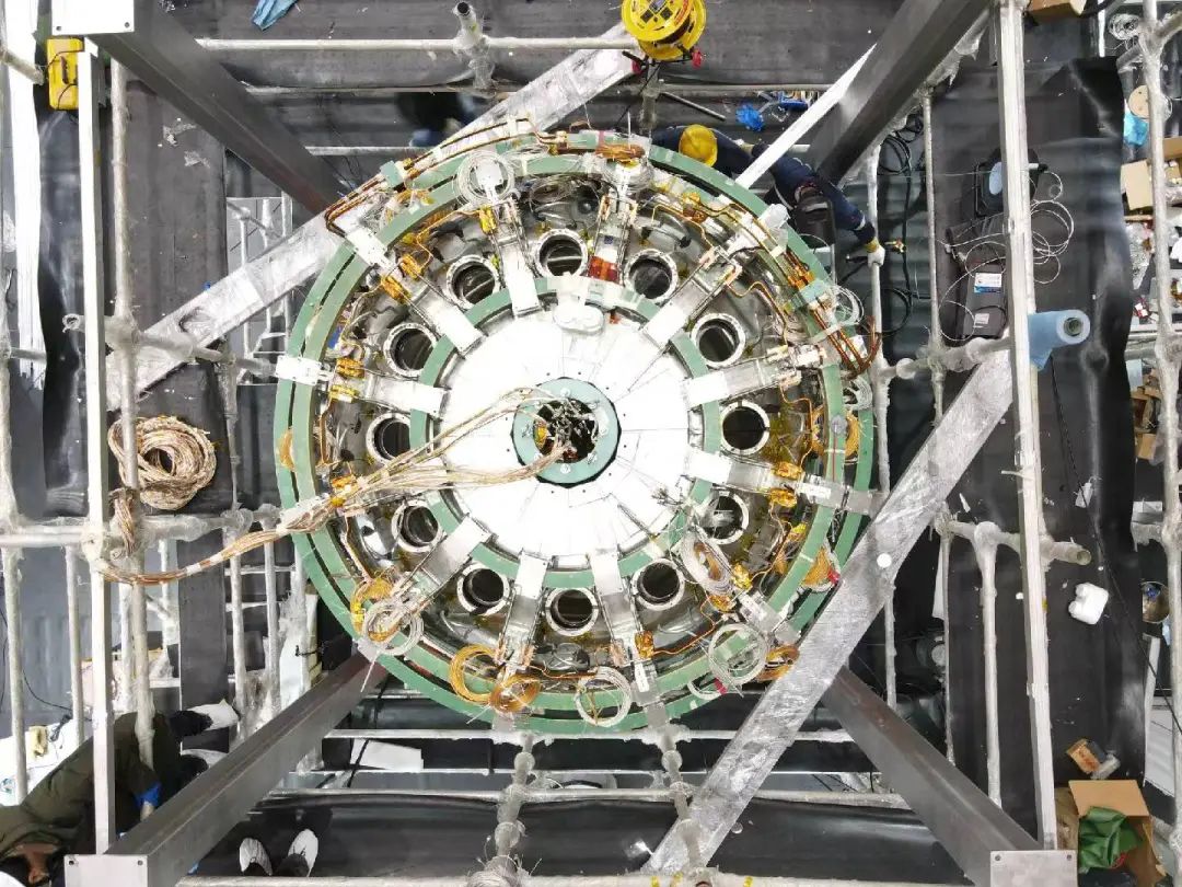中核五公司承建的全球首台全高温超导托卡马克装置洪荒70磁体安装完成